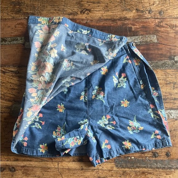 •VTG. Liz Claiborne•Jean Skort•Size 10 - Picture 2 of 6